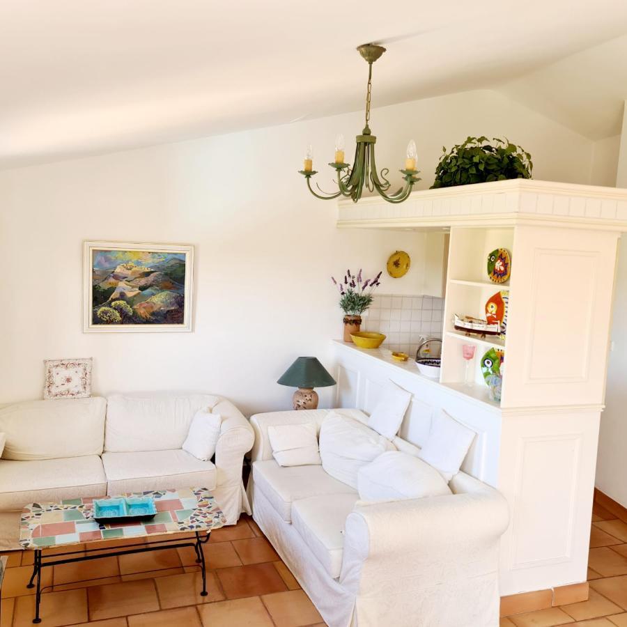 Hameau Des Amandiers - Vue Mer, Golf Et Vignes Apartamento Saint-Cyr-sur-Mer Exterior foto