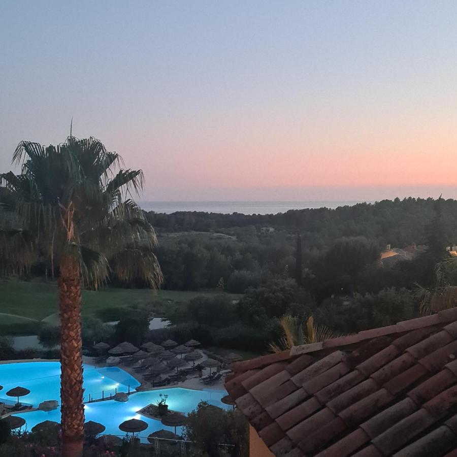 Hameau Des Amandiers - Vue Mer, Golf Et Vignes Apartamento Saint-Cyr-sur-Mer Exterior foto