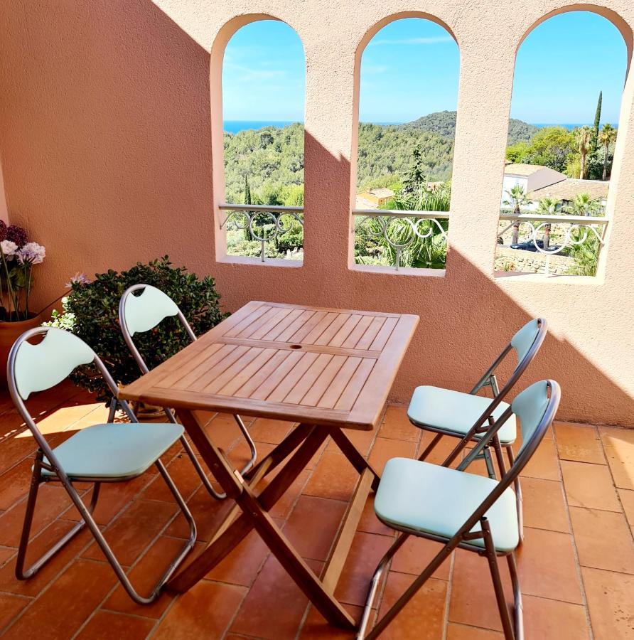 Hameau Des Amandiers - Vue Mer, Golf Et Vignes Apartamento Saint-Cyr-sur-Mer Exterior foto