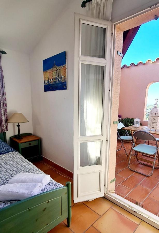 Hameau Des Amandiers - Vue Mer, Golf Et Vignes Apartamento Saint-Cyr-sur-Mer Exterior foto